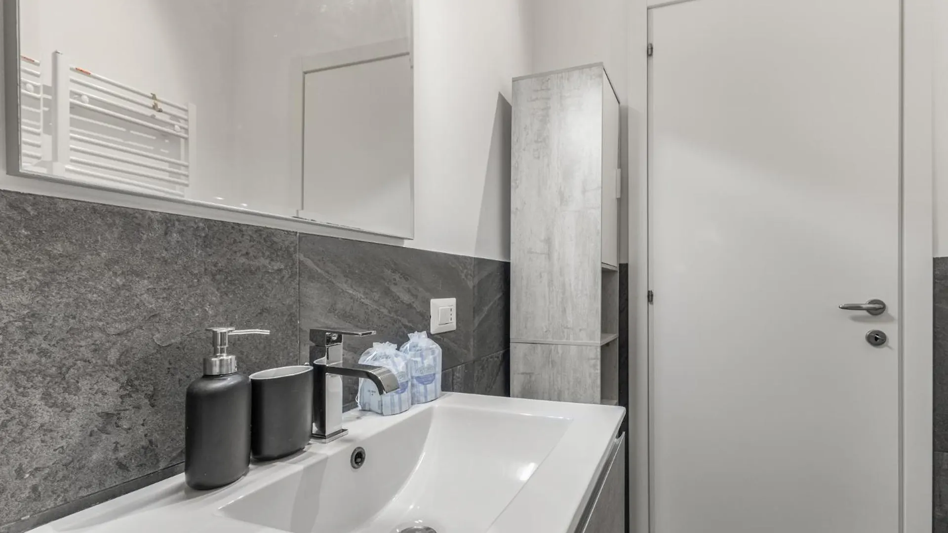 Abbiategrasso M2 - One Bedroom App - Wifi Mediolan 0*,  Włochy